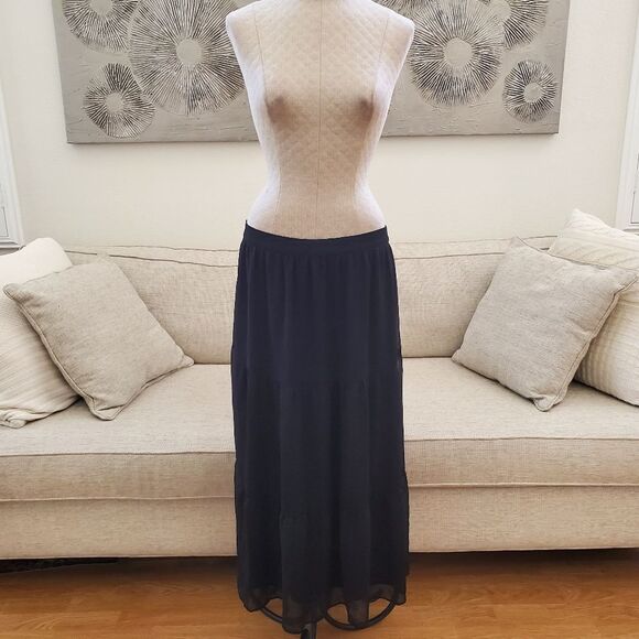 Vince Camuto Tiered Maxi Skirt sz Lg - Picture 4 of 12